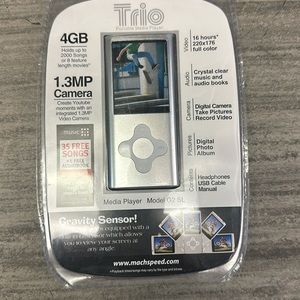 New 4GB 1.3MP Portabale Media Player